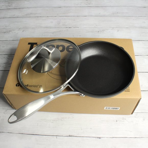 Tupperware Chef Series II Non Stick 8" Fry Pan with Stainless Steel - Picture 6 of 8